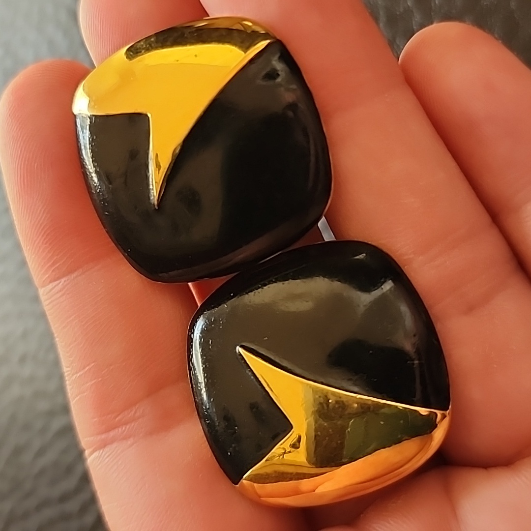 Vtg Monet Earrings 18$